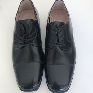 Florsheim  black lace up memory foam dress shoes kids size 7